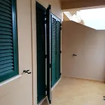 V2 C וילה